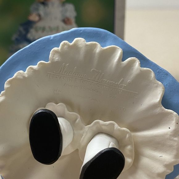 Hallmark Keepsake Ornament Madame Alexander Alice in Wonderland Christmas 2000 - Picture 8 of 12